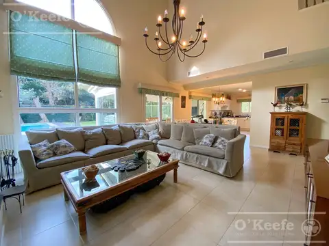 Casa en Venta con 1 cochera