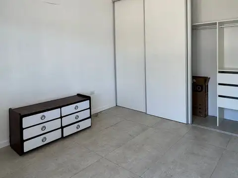 Casa en Alquiler con 1 cochera