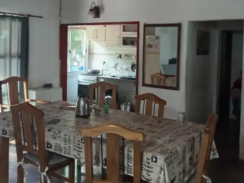 Casa 4 ambientes con 1 baño