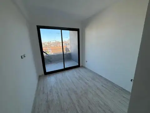 24 De Noviembre 1400 , Piso 1