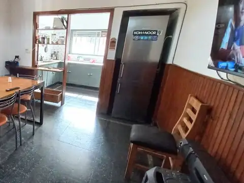 EXCELENTE DPTO. TIPO CASA 3 AMB. AL FRENTE