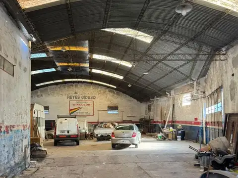 Galpon en Venta 56  mts Fondo