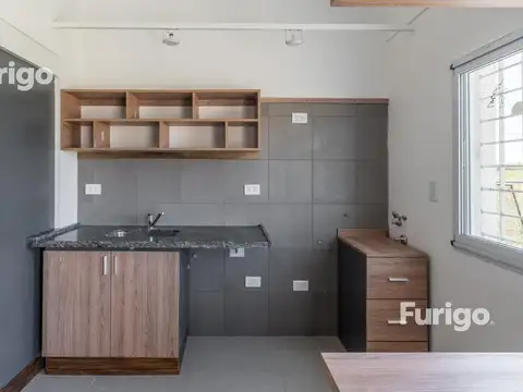 Casa 7 ambientes con 2 baños