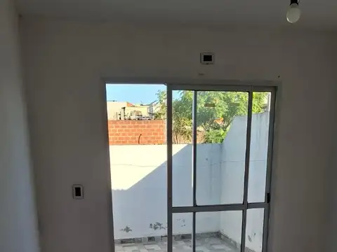 Comisionado José Indart 1600, Piso 1