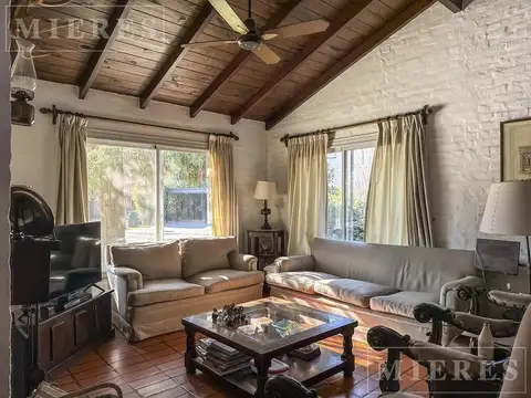 Casa 7 ambientes con 3 baños