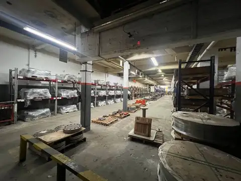 Venta Galpón Parque Avellaneda Doble salida 3300m2