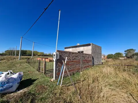 Monoambiente a terminar, gran terreno, Santo Tomé