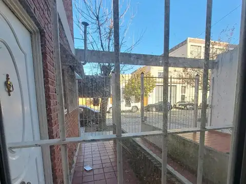 Depto Tipo Casa en Venta en Parque Chacabuco, USD 79.000