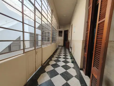 Casa 6 ambientes con 4 baños