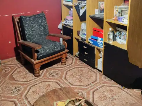 Casa 7 ambientes con 2 baños