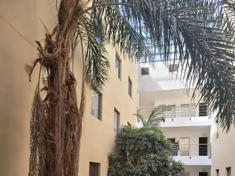 Oficina 6 ambientes con 1 baño