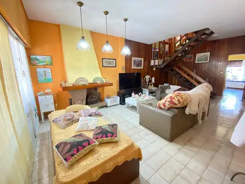 VENTA-Casa de 4 ambientes - Ramos Mejia - ACEPTA PERMUTA- APTO CREDITO