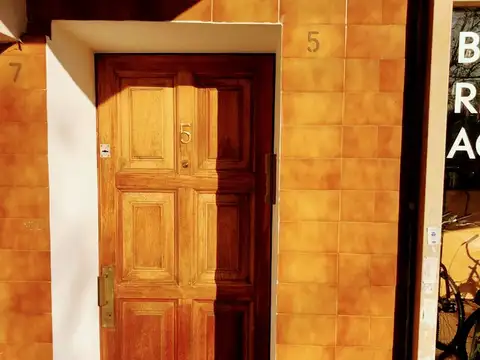 Martinez Departamento 2 amb. primer piso por escalera sin expensas