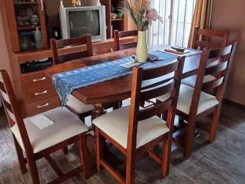 Chalet 4 ambientes con gran depósito - Chacabuco y Neuquén