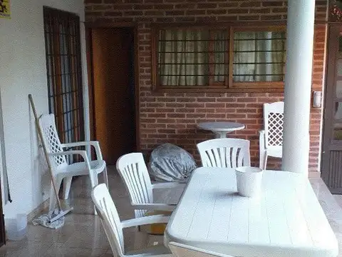 HERMOSO CHALET  HAEDO 5 AMB. - EXCELENTE UBICACION - IMPECAB