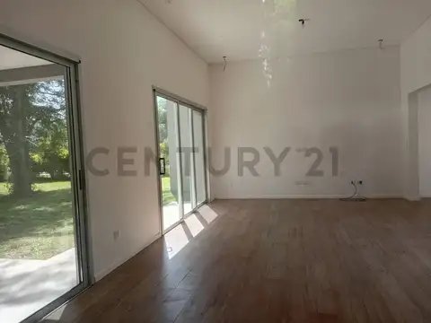 Casa 6 ambientes con 3 baños