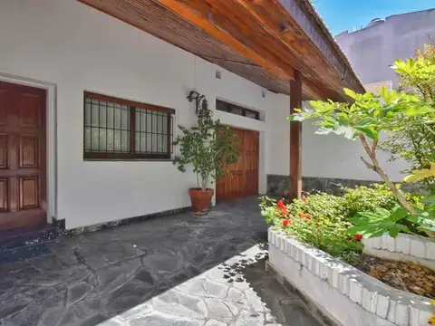 Calle 40 1200, Piso pb