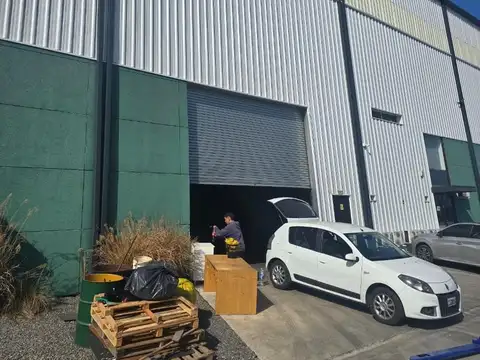 Depósito 680m2 en predio multiclientes industrial