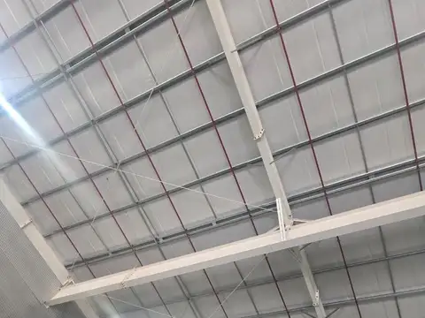 Depósito 680m2 en predio multiclientes industrial