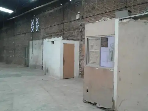 Galpon en Venta en Valentin Alsina, USD 130.000