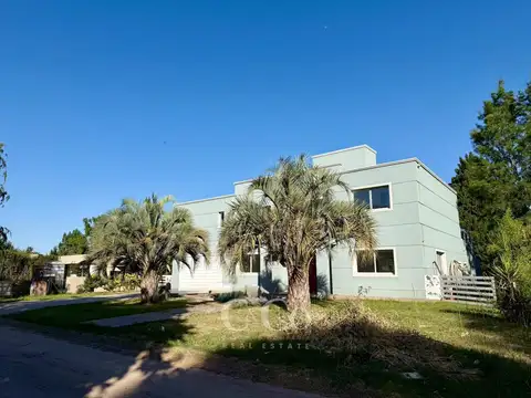 VENTA IMPONENTE PROPIEDAD DE CATEGORIA DE 3 DORMITORIOS EN VALLE DEL GOLF, MALAGUEÑO