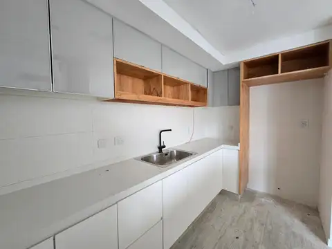 Departamento 4 ambientes de categoría en Ramos Mejía