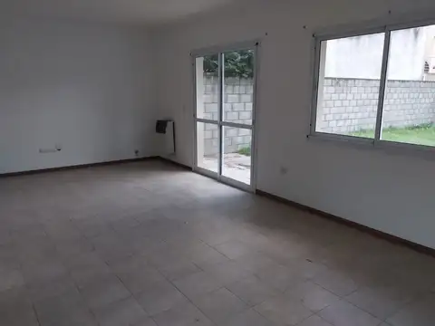 Depto Tipo Casa en Venta en Chascomus, USD 1