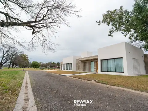 Saenz y Autopista Juan Jose Valle