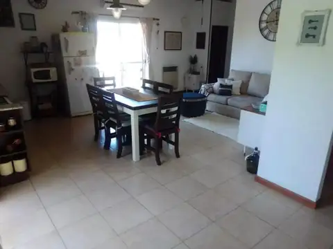 Casa 4 ambientes con 1 baño