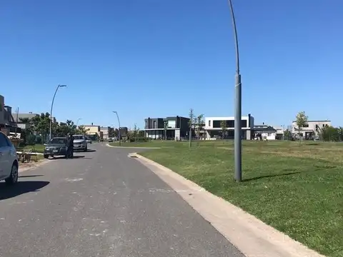 Terreno en Venta en Puertos - Barrio Ceibos, USD 110.000