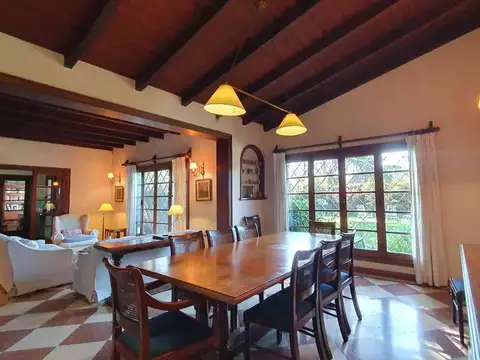 VENTA CASA HURLINGHAM 4 dorm jardin Barrio Inglés