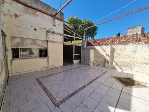 Casa 3 dormitorios con galpón 120m2 en venta Rio de Janeiro 2200