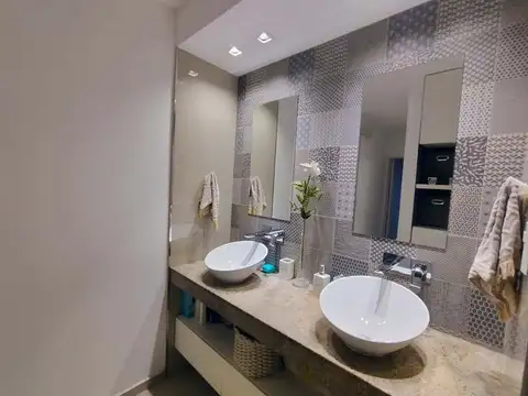 Departamento 5 ambientes con 2 baños