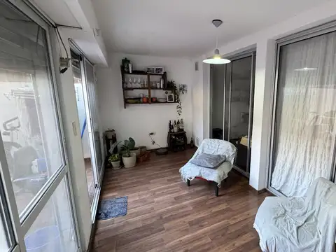 Presidente Roca 1200, Piso 1