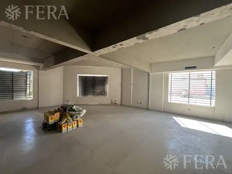Venta de Oficina en ochava con patio en Wilde