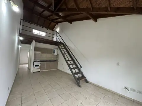 Depto Tipo Casa en Alquiler de 1 dormitorio