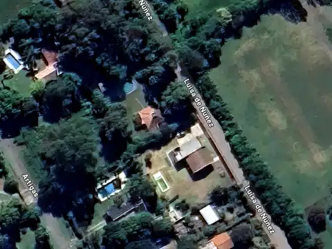 Casa en venta - 2 Dormitorios 1 Baño - San Nicolás de los Arroyos