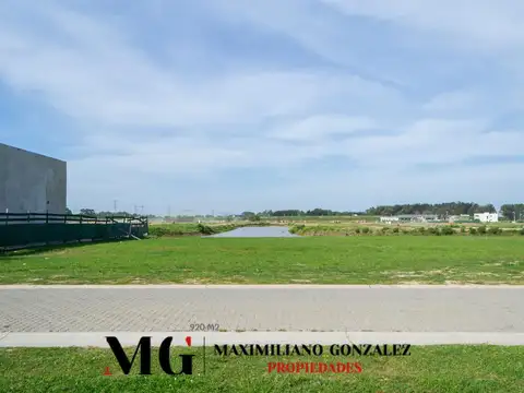 Terreno en Venta 25  mts Frente