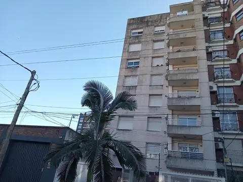 MARAVILLOSO DTO. 3 AMB. IMPECABLES CON COCHERA 4 C. ESTACION