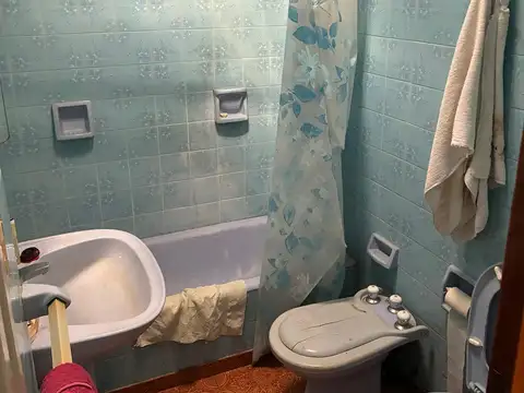 VERSALLES. GALLARDO 900. CASA 5 AMB. GARAGE 2 AUTOS 3 BAÑOS PATIO DOS AZOTEAS