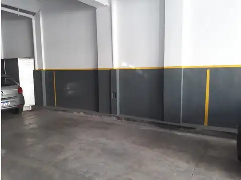 Excelente cochera fija en P Baja entrada directa - amplia -