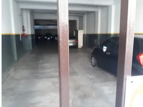 Excelente cochera fija en P Baja entrada directa - amplia -