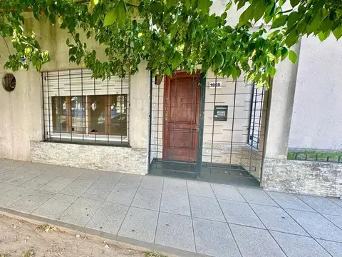 CASA 4 AMBIENTES VENTA QUILMES CON PATIO Y TERRAZA