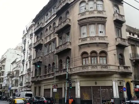 Edificio de Categoría en Alquiler