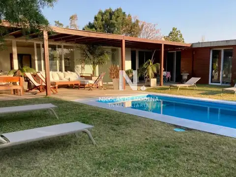 Casa moderna de 3 dormitorios en venta en Barrio Privado La Arbolada