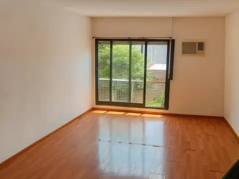 Departamento Monoambiente - en San Cristóbal , Balcón Frances,.