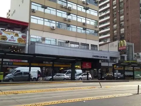 OPORTUNIDAD INVERSOR LOCAL EN GALERIA COMERCIAL EN BELGRANO ESCUCHO OFERTAS