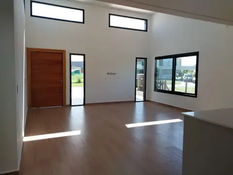 Casa en Venta en Pilar del Este - Santa Lucia, USD 220.000