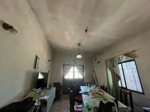 Casa 5 ambientes con 1 baño