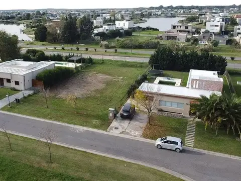 VENTA terreno en área 10 ESCRITURADO   800 m2